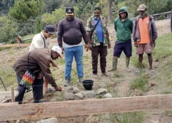 Kadistrik Letakan Batu Pertama Pembangunan Kantor Distrik Tagineri