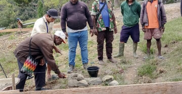 Kadistrik Letakan Batu Pertama Pembangunan Kantor Distrik Tagineri