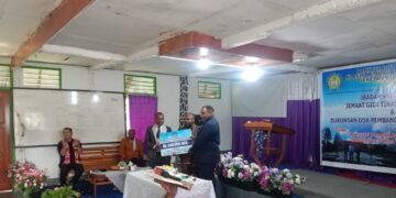 Momen HUT ke 26, Bupati Jayawijaya Bantu Dana ke Jemaat GIDI Tiranus