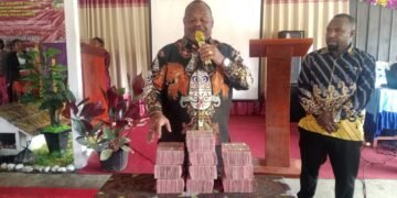 Bupati Yahukimo Bantu 1 Milyar ke Gereja Kingmi Papua Jemaat Bethel Pulau