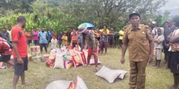 Kepala Distrik Nalca Salurkan Bantuan Natal ke 9 Jemaat Gereja GIDI