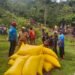 Kepala Distrik Endomen Salurkan Bantuan Bagi Korban Tertimpa Longsor di Kampung Suron