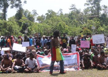 Front Mahasiswa Yahukimo Se-Indonesia Gelar Aksi Tolak Militerisme di Kantor DPRK Yahukimo