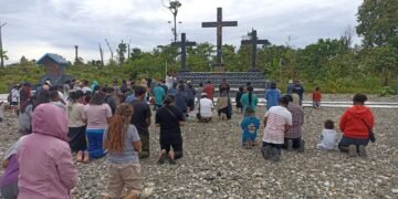 Jalan Salib di Taman Doa Matopai-Hanowene Dekai Kabupaten Yahukimo