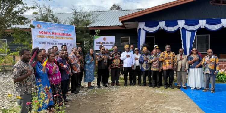 Bupati Yahukimo Resmikan Guest House Yasumat di Wamena