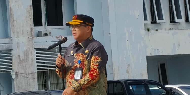 Pimpin Apel Pagi, Sekda Yahukimo : Tingkatkan Kepatuhan Aturan Bupati dan Dorong Kinerja Pengelolaan Keuangan