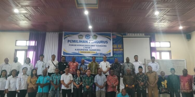 Foto Bersama usai pemilihan pengurus FKUB Kabupaten Yahukimo