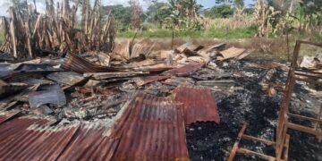 Rumah warga yang dibakar saat konflik di Wilayah Holima Distrik Hubikiak 15 mei 2026 (JW Noken)