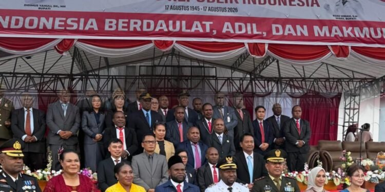 Wakil Bupati Yahukimo Pimpin Upacara Penurunan Bendera HUT RI ke-81