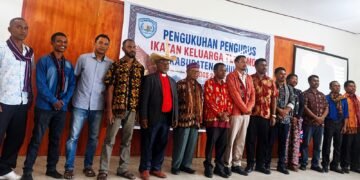 Kepala Kesbangpol Yahukimo Kukuhkan Pengurus Flobamora Periode 2026–2031