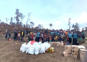 POKJA IV TP PKK Lanny Jaya Salurkan Bantuan dan Edukasi Kesehatan di Kuyawage