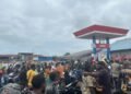Sungai Lokpon Surut, Pasokan BBM di Dekai Terbatas, Warga Diminta Tertib Saat Antre